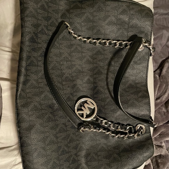 michael kors bag - Picture 1 of 2